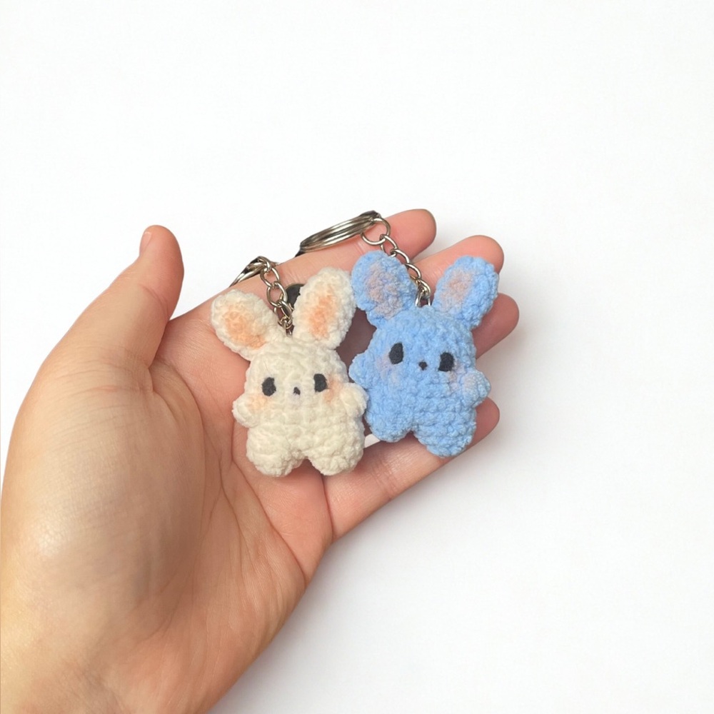Crochet Kissing Bunny Keychain Set - Cream and Blue